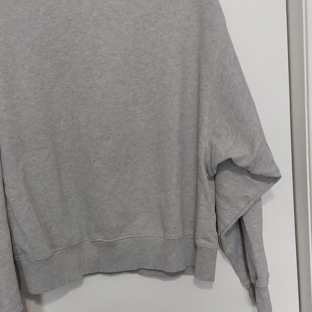 Brunette  The Lable Best Friend Sporty crew neck - Picture 3 of 7